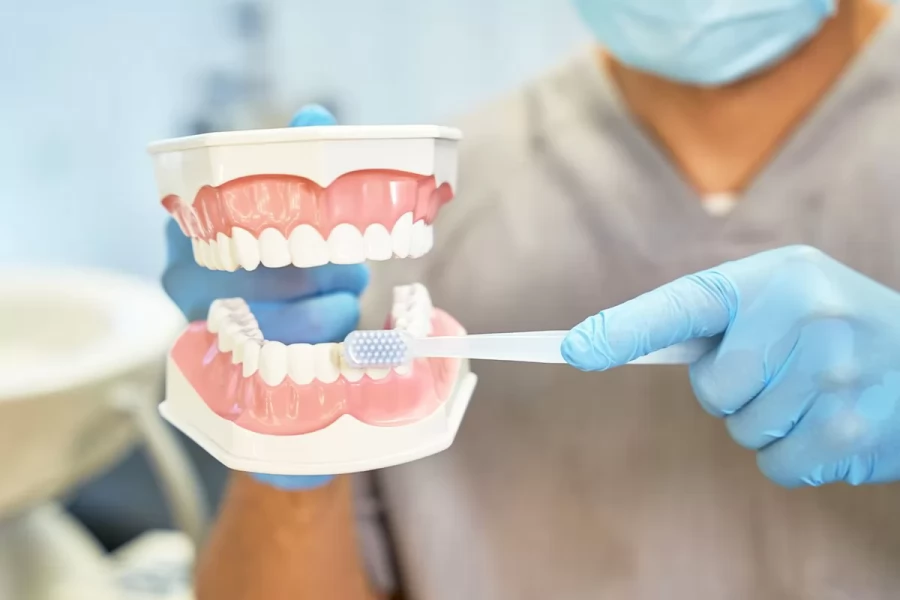 Evde Diş Bakımının Önemi ve İpuçları